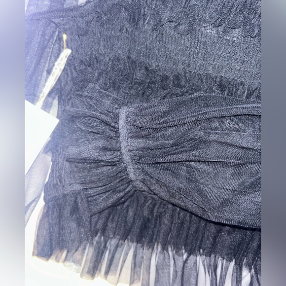 Black ruffled crop top - Picture 4 of 4